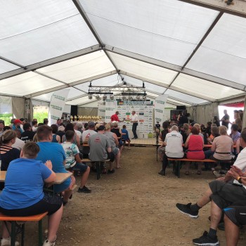 Siegerehrung im Festzelt