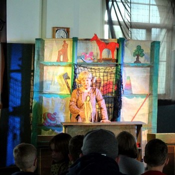 Das Figurentheater zeigt "Die kluge Bauerntochter"
