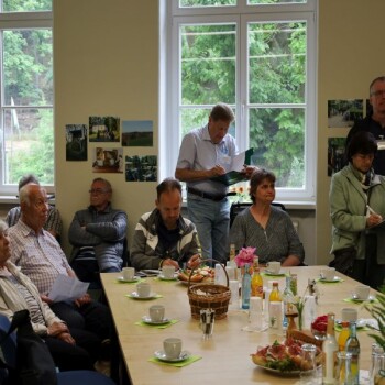 Abschlußgespräch bei Kaffee und Imbiss