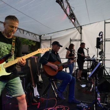 Die Band "Auszeit" aus Dresden auf der Bühne